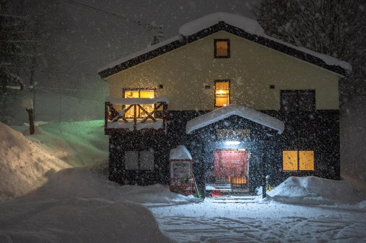 Niseko Tabi-Tsumugi Backpackers Hostel Kutchan Exterior photo